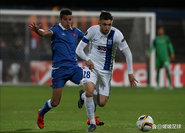 包含国际比赛日体能课后，埃因霍温遗憾出局备战法国杯，更衣室稳定，临场指挥获称赞的词条